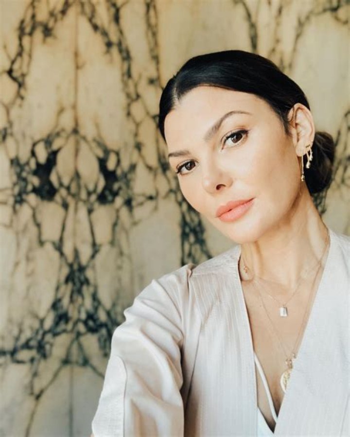 Ali Landry Net Worth