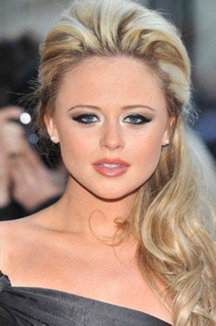 Emily Atack Bra Size, Age, Weight, Height, Measurements