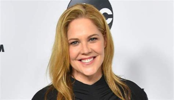 Mary McCormack Bra Size, Age, Weight, Height, Measurements