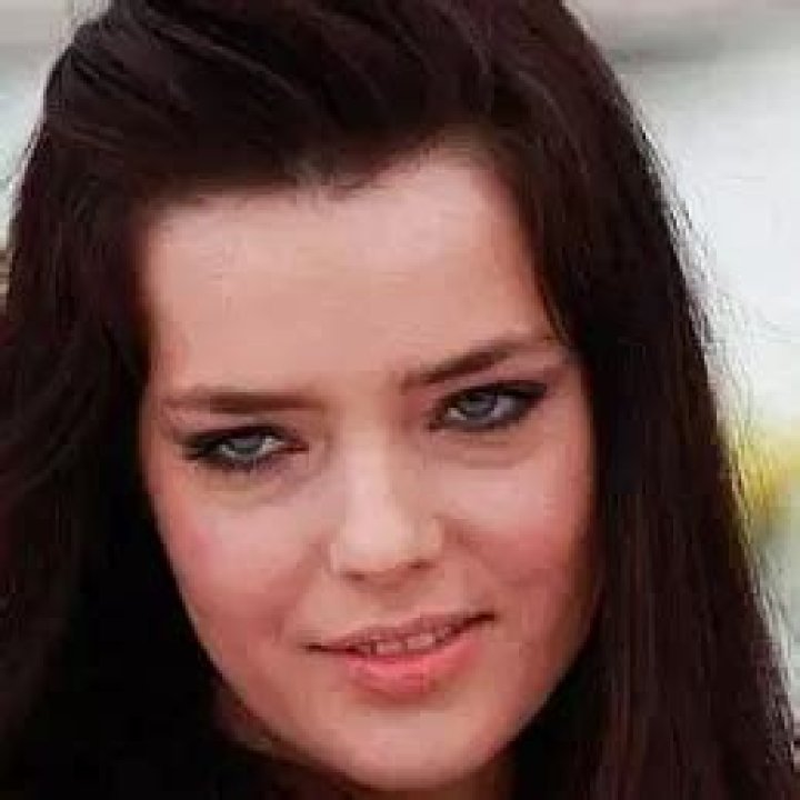 Roxane Mesquida Net Worth